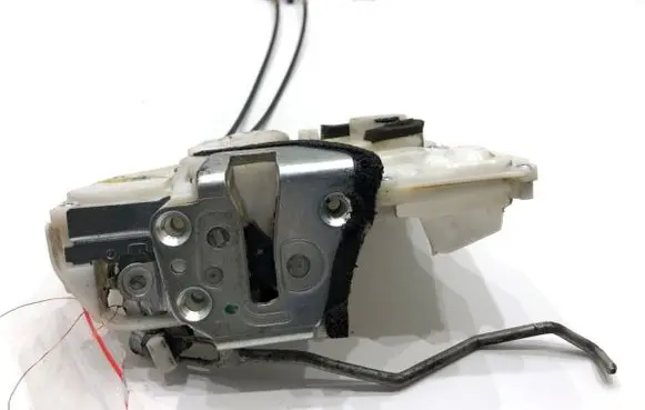 Suzuki SX4 Front door lock