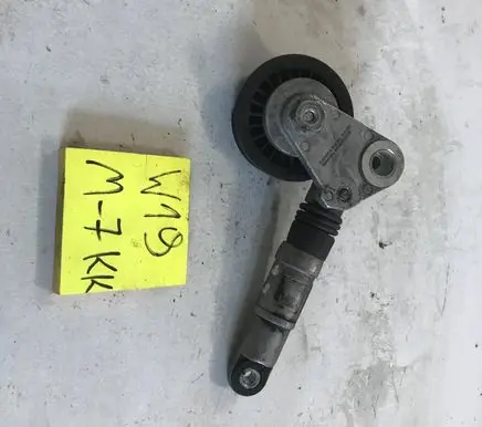 Volkswagen PASSAT B5 Alternator belt tensioner R0145