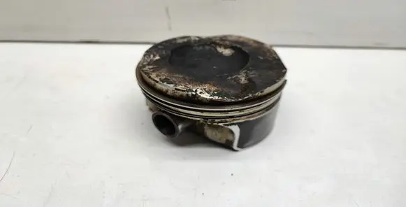 BMW 1 E82 E88 Piston 