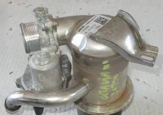 Skoda Octavia Mk3 (5E) EGR valve cooler 04L131512D