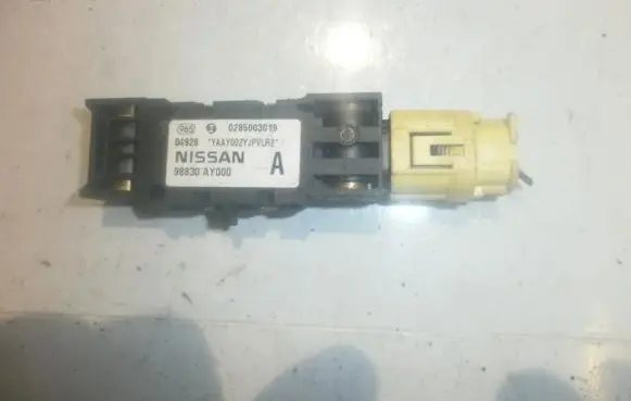 Nissan Primera Airbag deployment crash/impact sensor 0285003019 10086