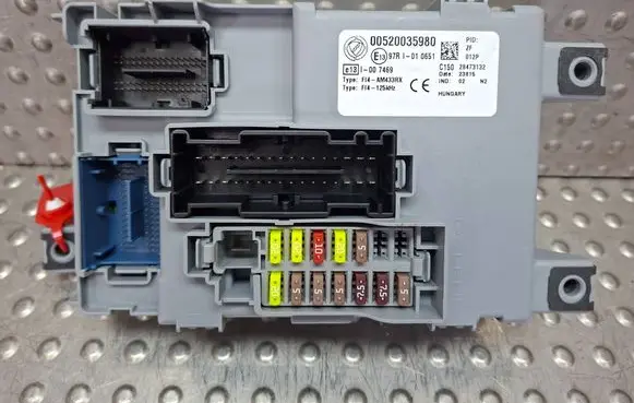 Fiat Punto Evo Fuse box set S26340056 00520035980