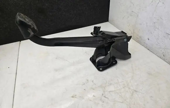 Mercedes-Benz Vito Viano W639 Brake pedal A6392901901 10423003 06W25ZGS002