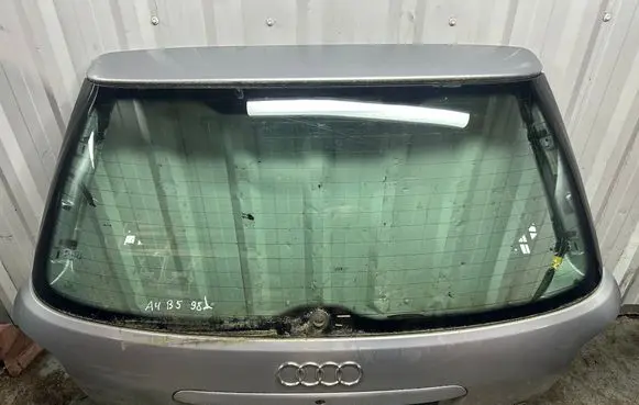 Audi A4 S4 B5 8D Tailgate/trunk/boot lid