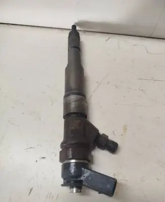 BMW 5 E60 E61 Fuel injector 794435