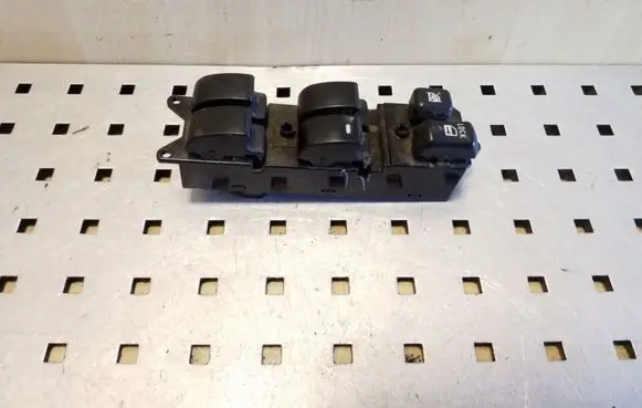 Mitsubishi Outlander Electric window control switch 8608A147