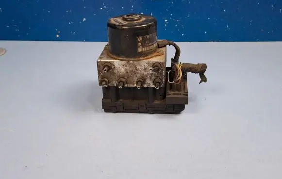 Volkswagen Golf V ABS Pump 1J0614117D 10020402074 1J0907379P