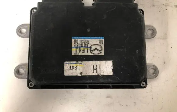 Mazda 6 Engine control unit/module E6T57572H1 LF4J18881E