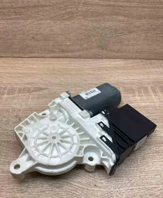 Volkswagen PASSAT B6 Rear door window regulator motor 3C9959704 974226111