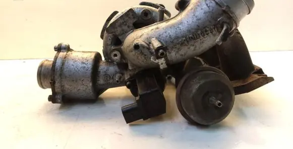 Audi A5 8T 8F Turbo 06H145702Q