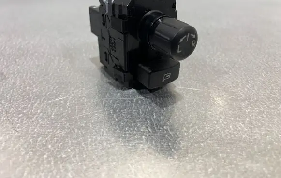 Subaru Forester SJ Wing mirror switch 83061FJ000