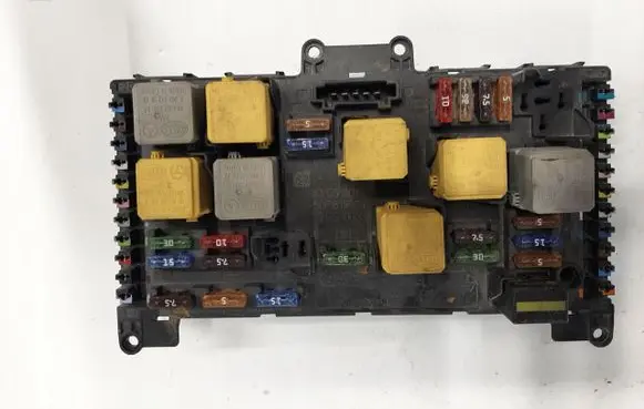Mercedes-Benz Vito Viano W639 Fuse module A6395450801