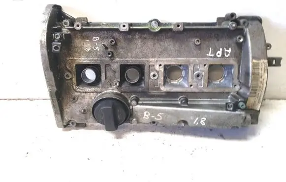 Volkswagen PASSAT B5.5 Rocker cam cover 06B103475