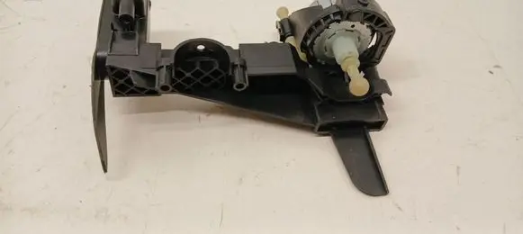 BMW 2 F46 Headlight level adjustment motor 1307220901 11102017 1301330071