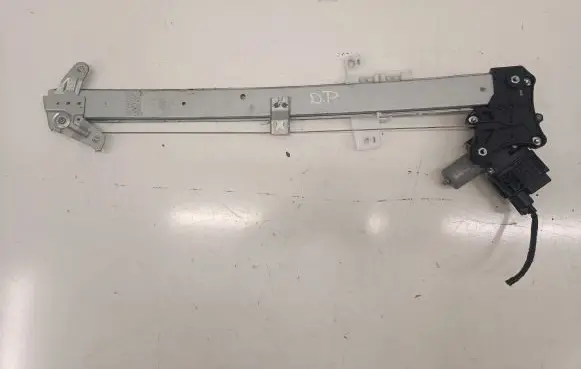 Subaru Forester SK Front door window regulator with motor