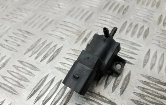 Audi A4 S4 B8 8K Turbo solenoid valve 037906283D