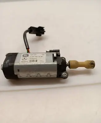 Mercedes-Benz C W203 Steering column adjust motor A2205400288 404476 06U224A