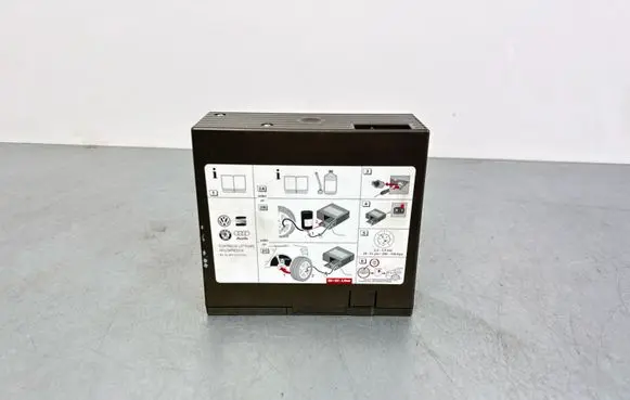 Audi A6 S6 C7 4G Tire air pump compressor 8P0012615A