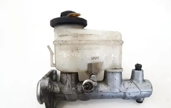 Toyota Corolla E110 Master brake cylinder