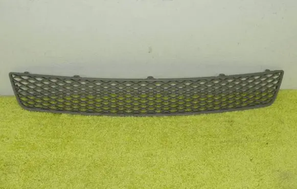 Ford Mondeo Mk III Front bumper lower grill 6571-17B968-AB