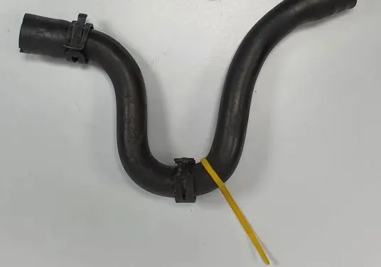 Mercedes-Benz B W245 Engine coolant pipe/hose A1695010782