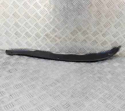 Maserati Quattroporte Fender end trim 670001706