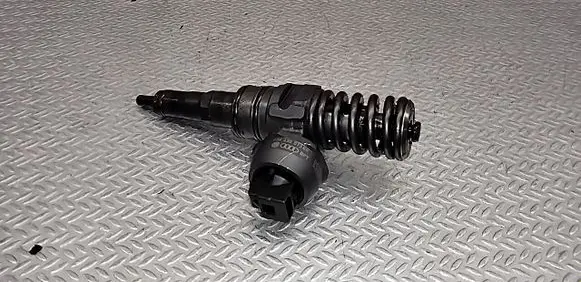 Audi A3 S3 A3 Sportback 8P Fuel injector 038130073BN