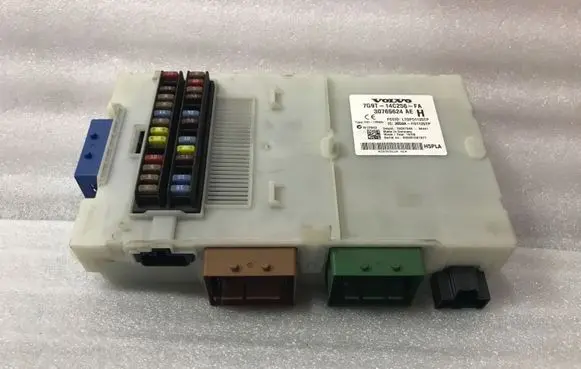 Volvo XC60 Fuse module 30765624AE 7G9T14C256FA