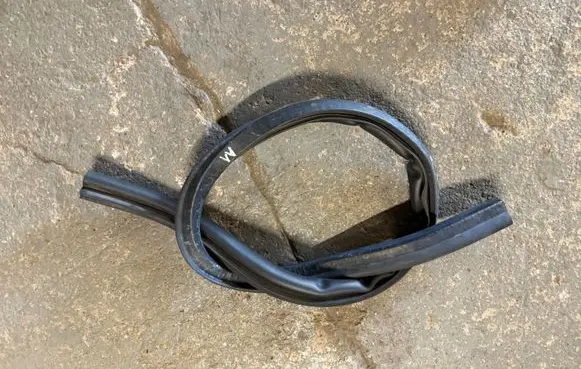 Audi A1 Engine compartment rubber 