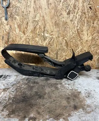 Mercedes-Benz E W211 Accelerator throttle pedal A2113000404