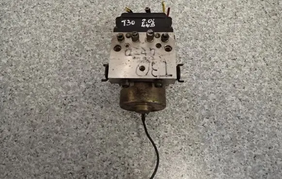 Nissan X-Trail T30 Master brake cylinder 47600-AR005