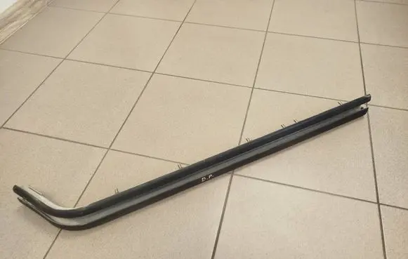 Nissan NV200 Sliding door middle rail 