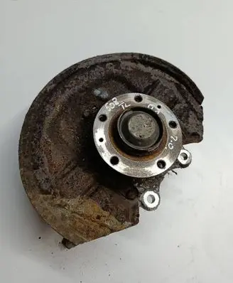 Rear wheel hub