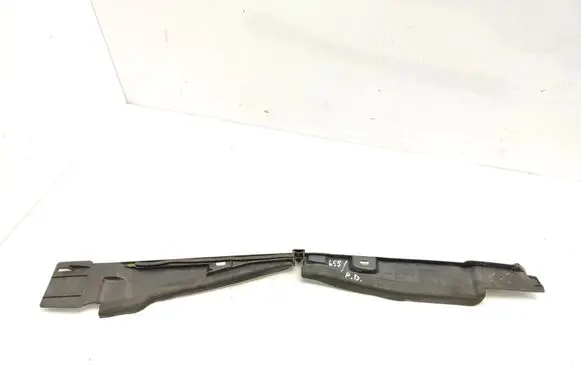 Renault Laguna III Fender end trim 668620012R