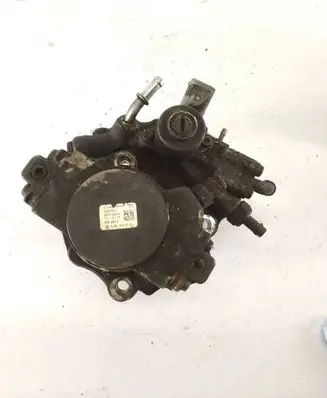 Mercedes-Benz E W212 Fuel injection high pressure pump 28252614 0476102KDE A6510700701
