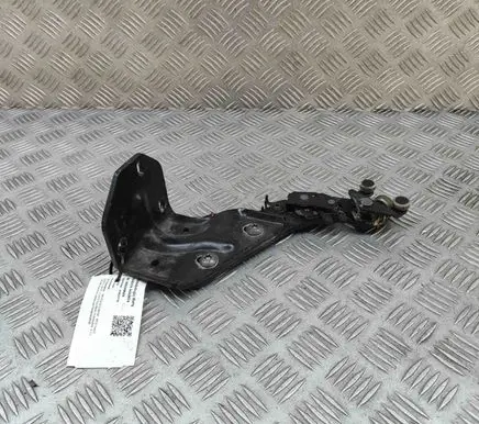 Mercedes-Benz Vito Viano W447 Sliding door lower roller guide/hinge A4477600647