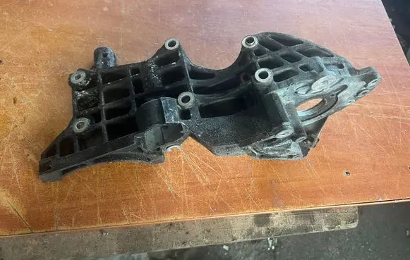 Skoda Yeti (5L) Generator/alternator bracket 03L903143Q 03L903139Q
