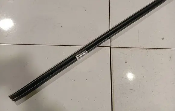 Renault Espace - Grand espace IV Front door glass trim molding 
