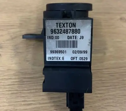 Peugeot 406 Ignition lock 9632487880