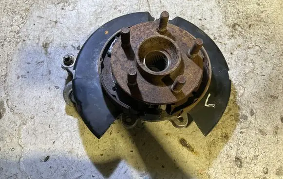 Dodge Challenger Rear wheel hub