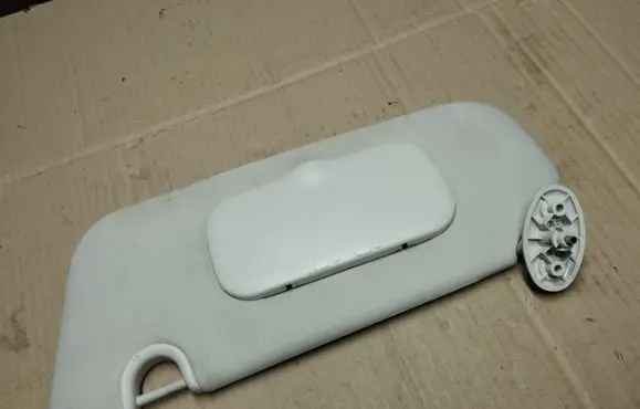 Dodge Caliber Sun visor