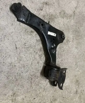 Front lower control arm/wishbone