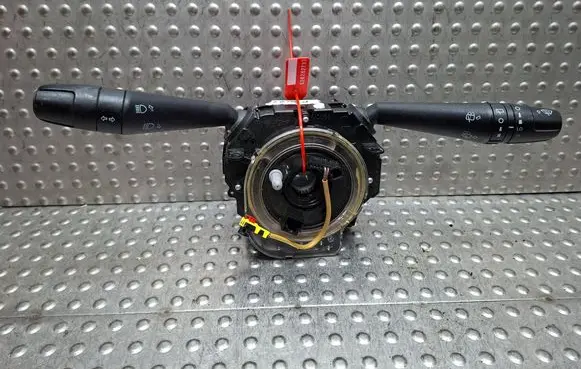Fiat 500X Wiper turn signal indicator stalk/switch S26282733 0735671328