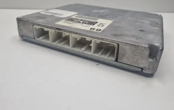Toyota Avensis T250 Engine control unit/module 8966105690 1758006325 MB1758006325