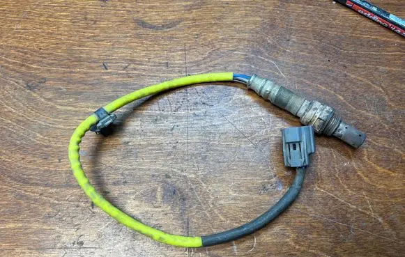 Toyota Avensis T250 Lambda probe sensor 1924002110 04G20 22641AA280