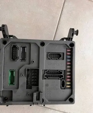Seat Alhambra (Mk1) Fuse box set s110730200