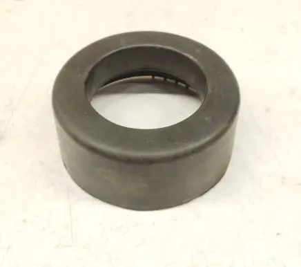 Mercedes-Benz E W124 Front coil spring rubber mount 2013211284 A2013211284 0140320016