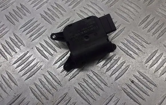 Volkswagen Golf V A/C air flow flap actuator/motor 1K1907511E