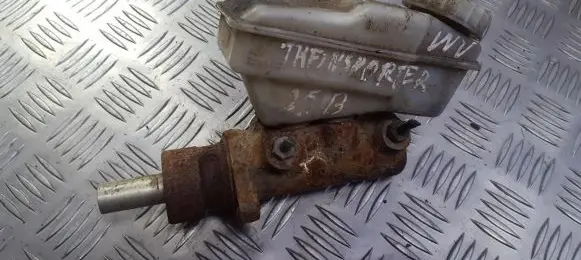Volkswagen Transporter - Caravelle T4 Master brake cylinder 701611303