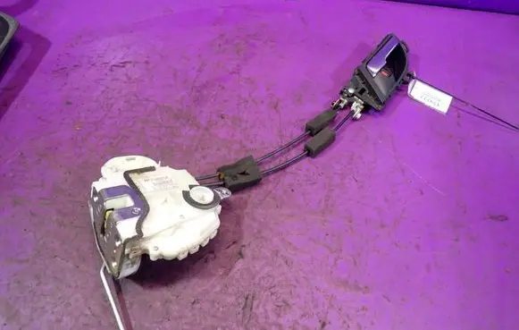 Honda CR-V Rear door lock